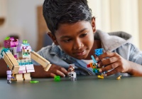 LEGO&reg; 21257 Minecraft Showdown mit dem Verschlinger