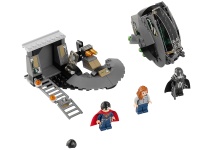 LEGO&reg; 76009 DC Super Heroes Superman Black Zero Escape